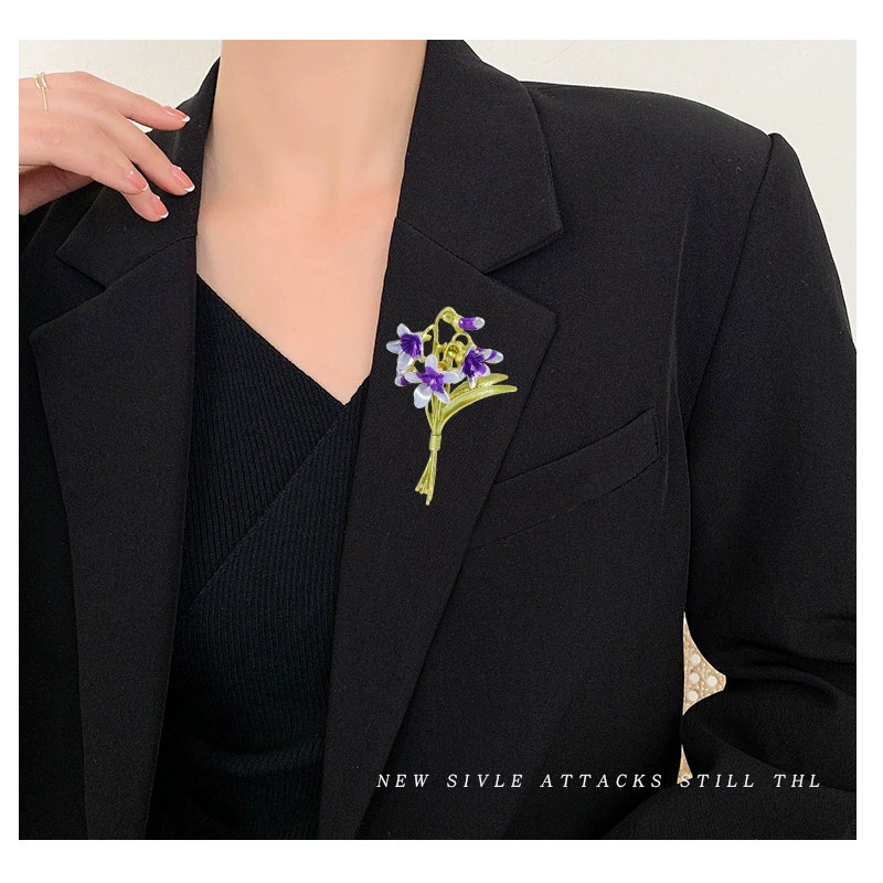 بروش زهرة أرجوانية من بلوكوم،  - مراجعة Suit Supply Wedding Party وسعره