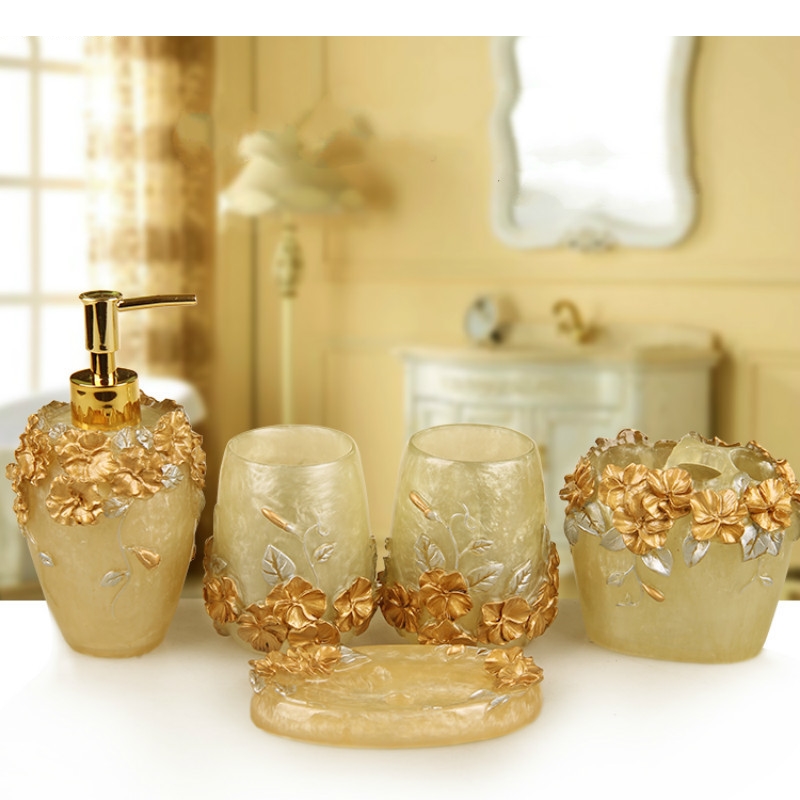 طقم حمام من الراتنج المنقوش عل - مراجعة Wedding Bathroom Supply Kit وسعره
